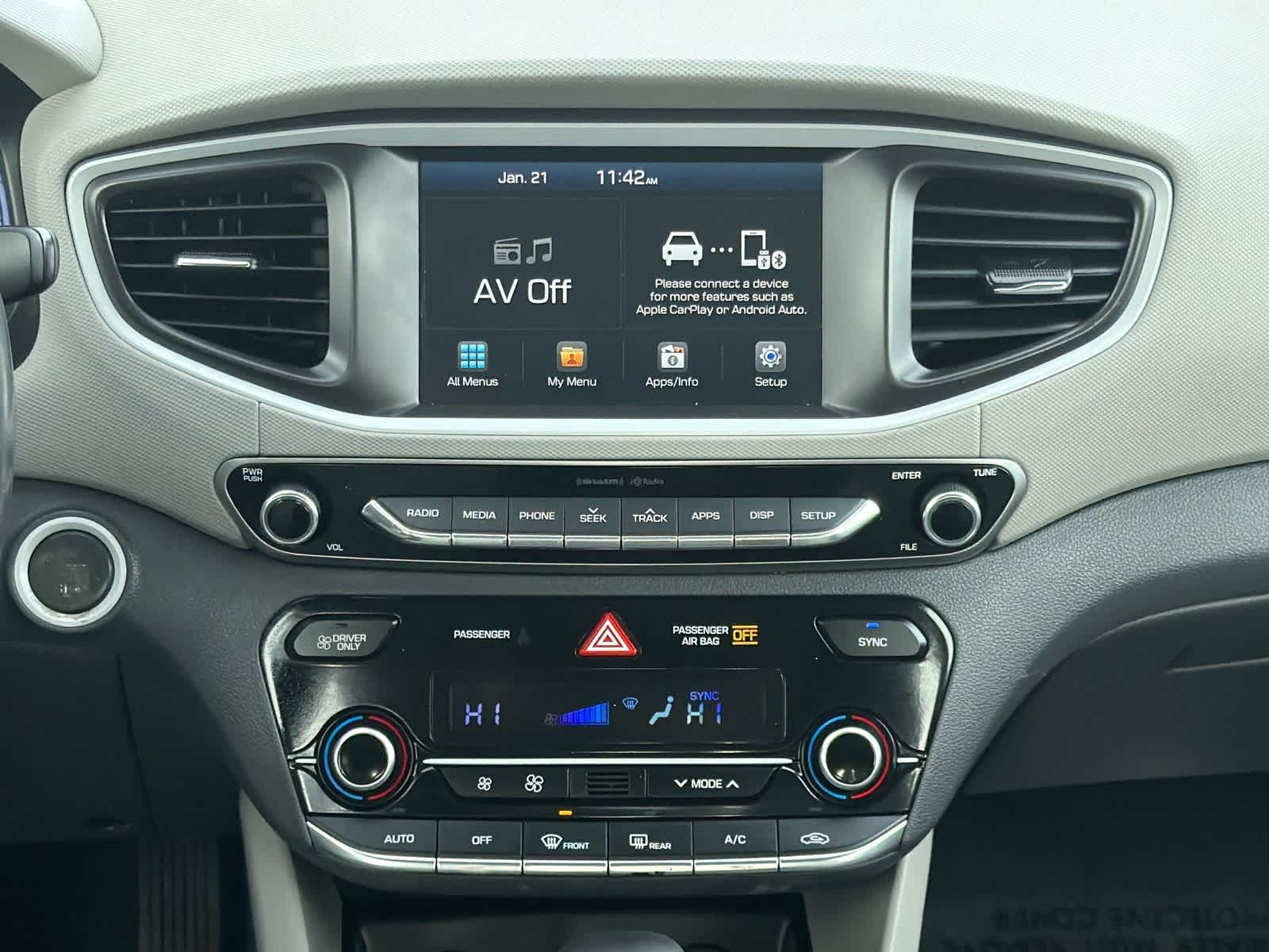 Thumbnail: 2017 Hyundai Ioniq - 28