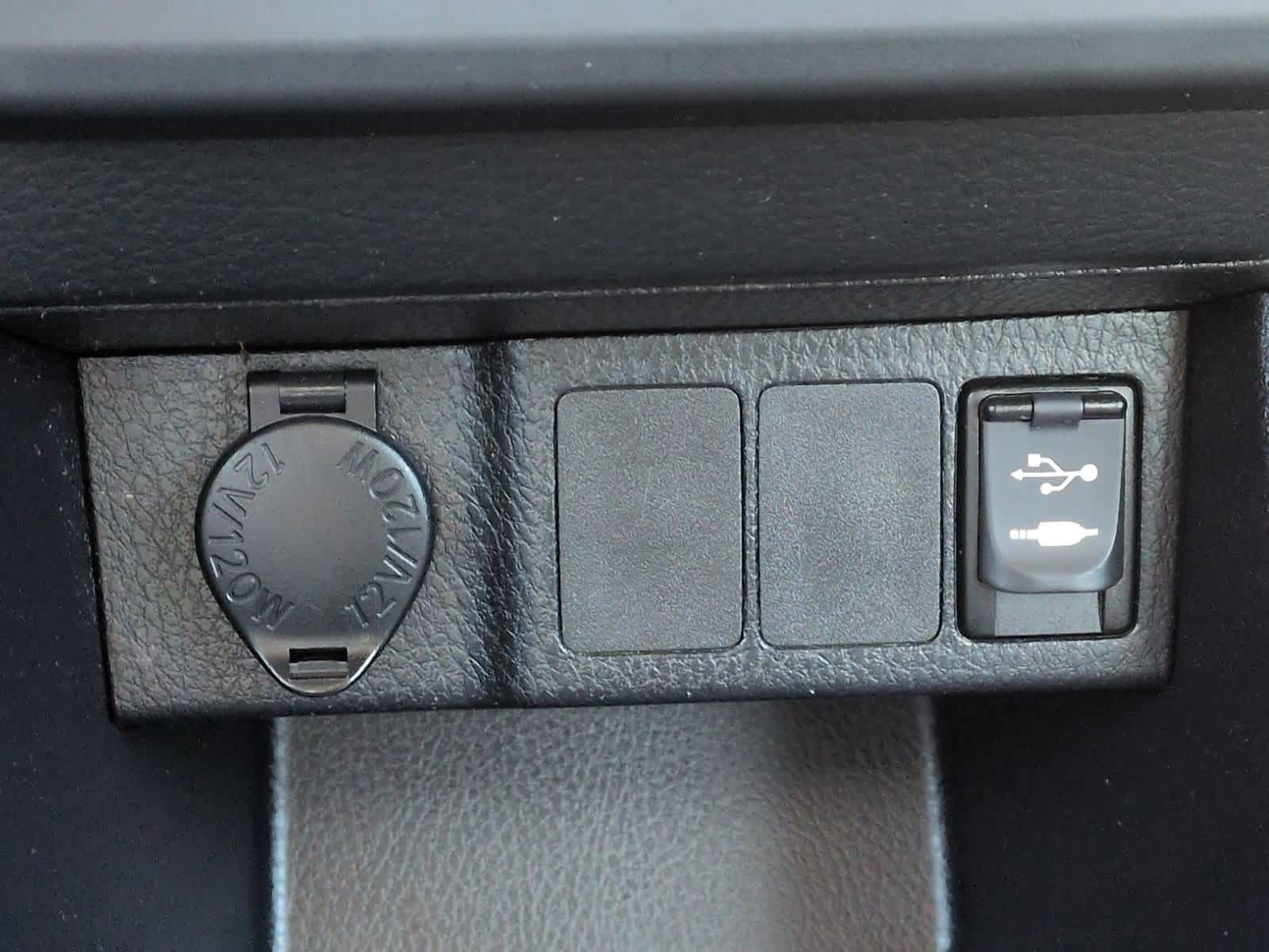 Thumbnail: 2014 Toyota Corolla - 31