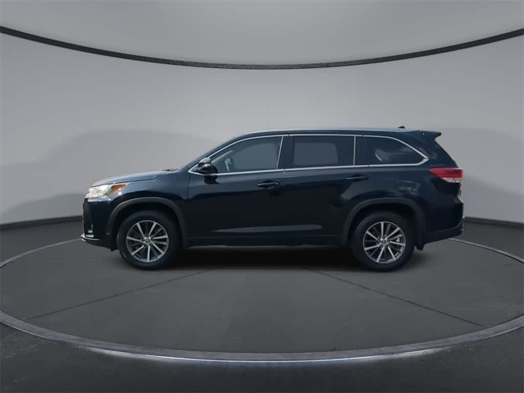 Thumbnail: 2017 Toyota Highlander - 5