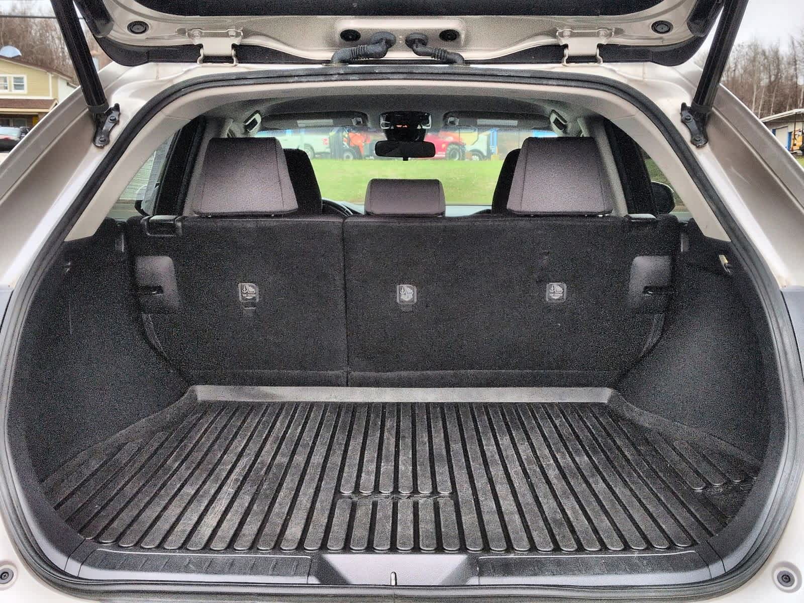 Thumbnail: 2022 Toyota Venza - 34