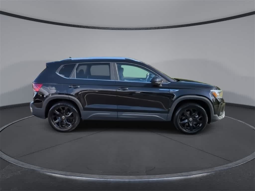 Thumbnail: 2023 Volkswagen Taos - 9
