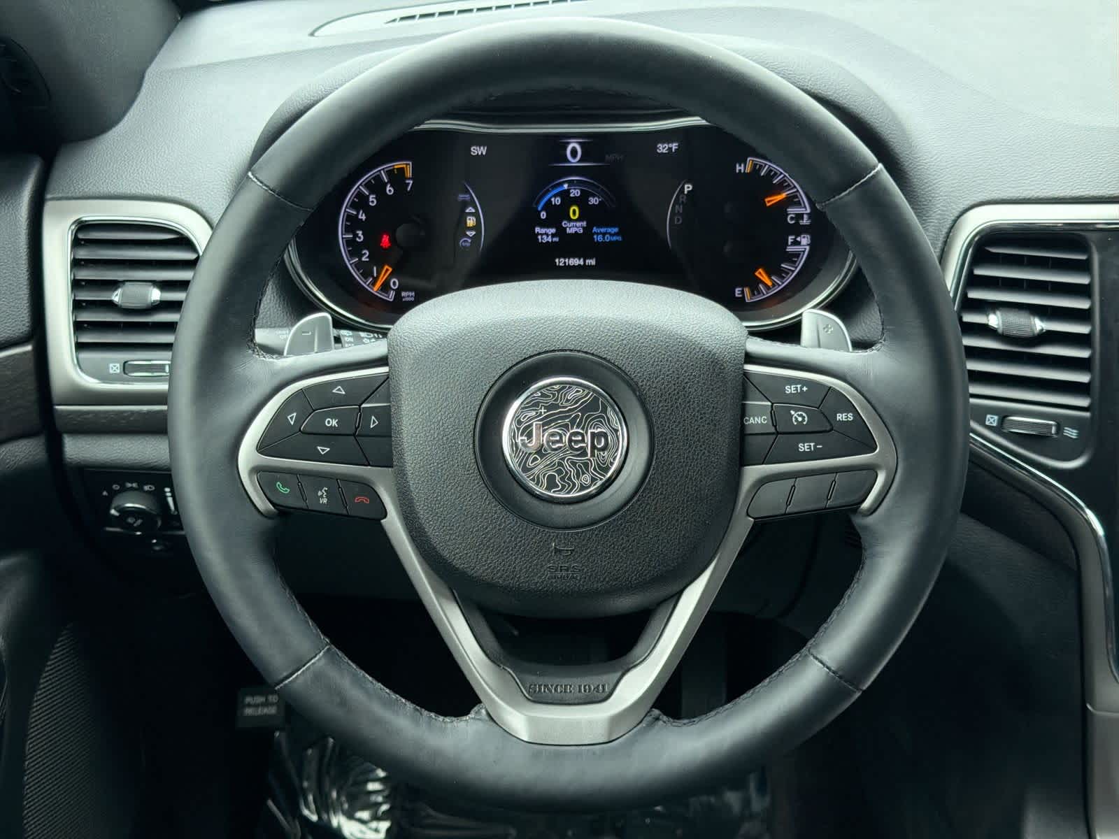 Thumbnail: 2017 Jeep Grand Cherokee - 24