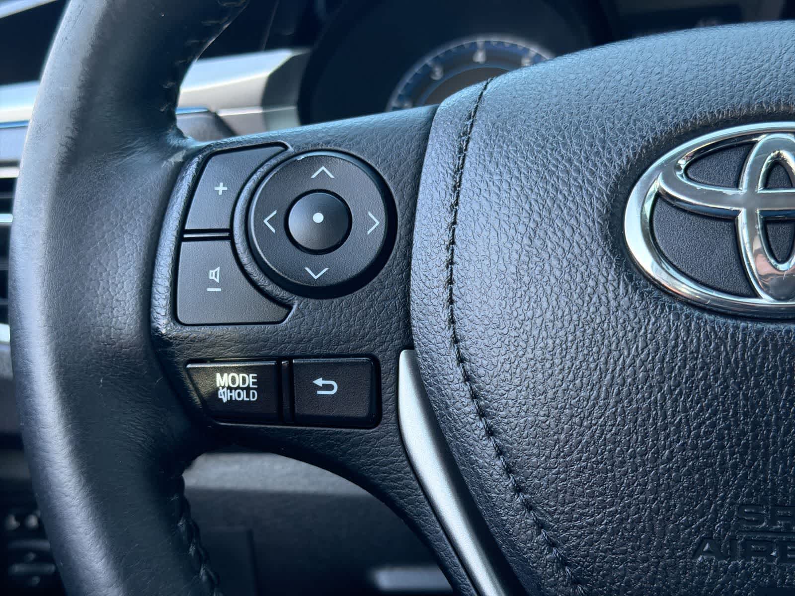 Thumbnail: 2015 Toyota Corolla - 25