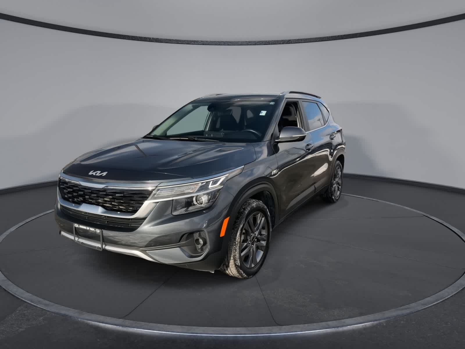 Thumbnail: 2023 Kia Seltos - 4