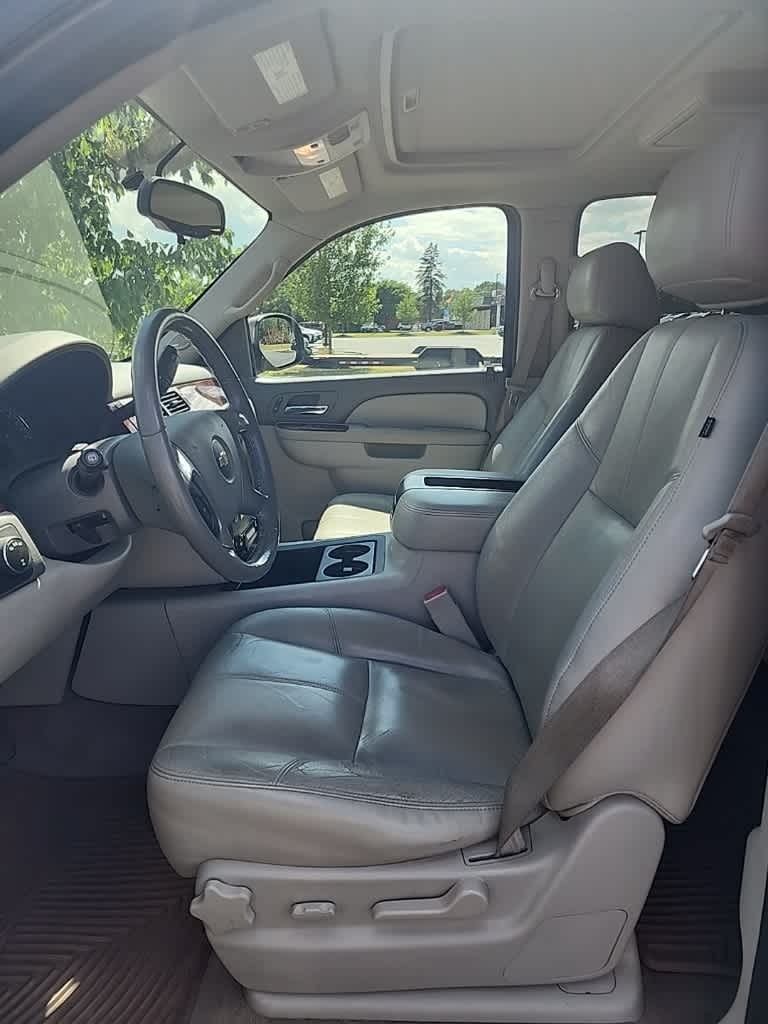 Thumbnail: 2013 Chevrolet Tahoe - 2
