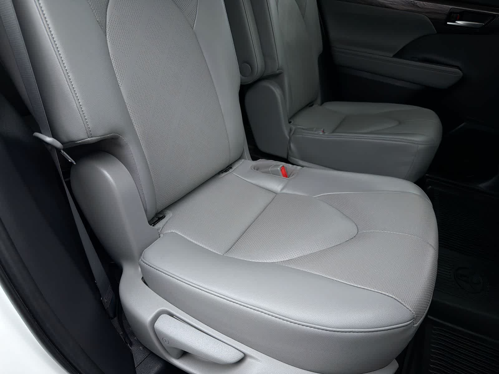 Thumbnail: 2023 Toyota Highlander - 22