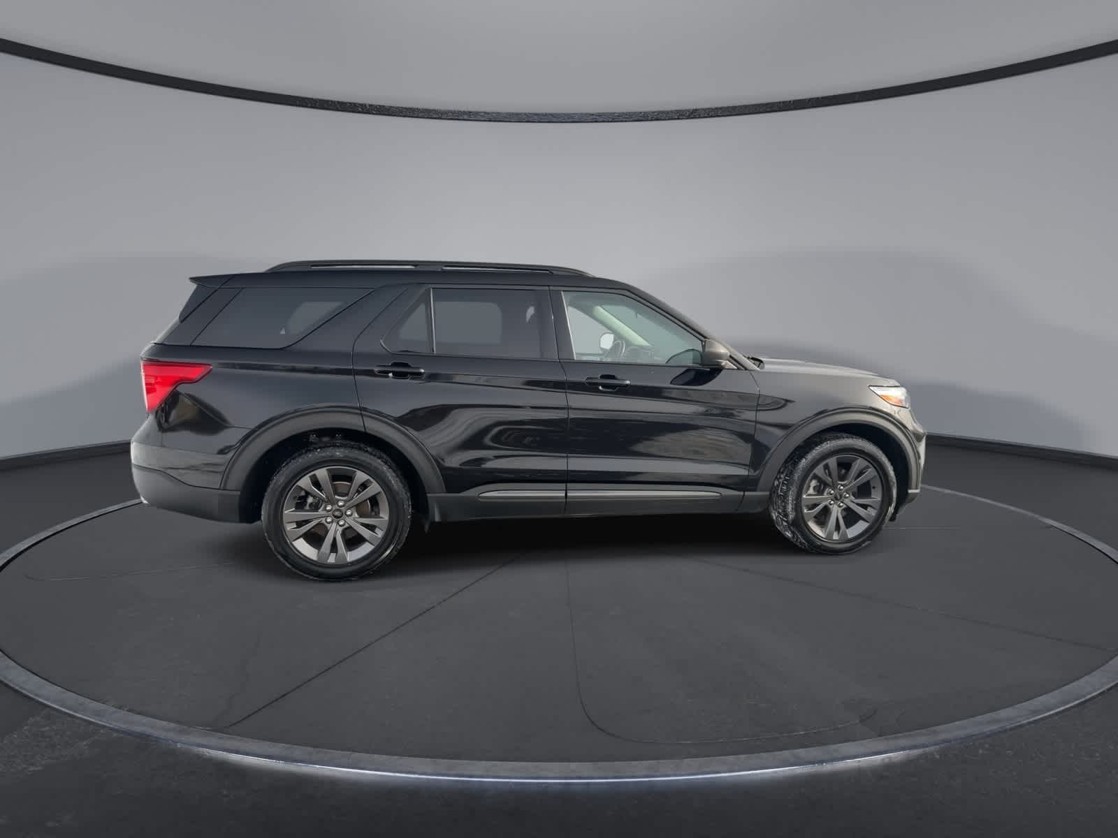 Thumbnail: 2021 Ford Explorer - 9