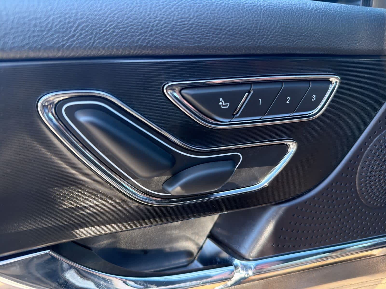 Thumbnail: 2023 Lincoln Corsair - 18