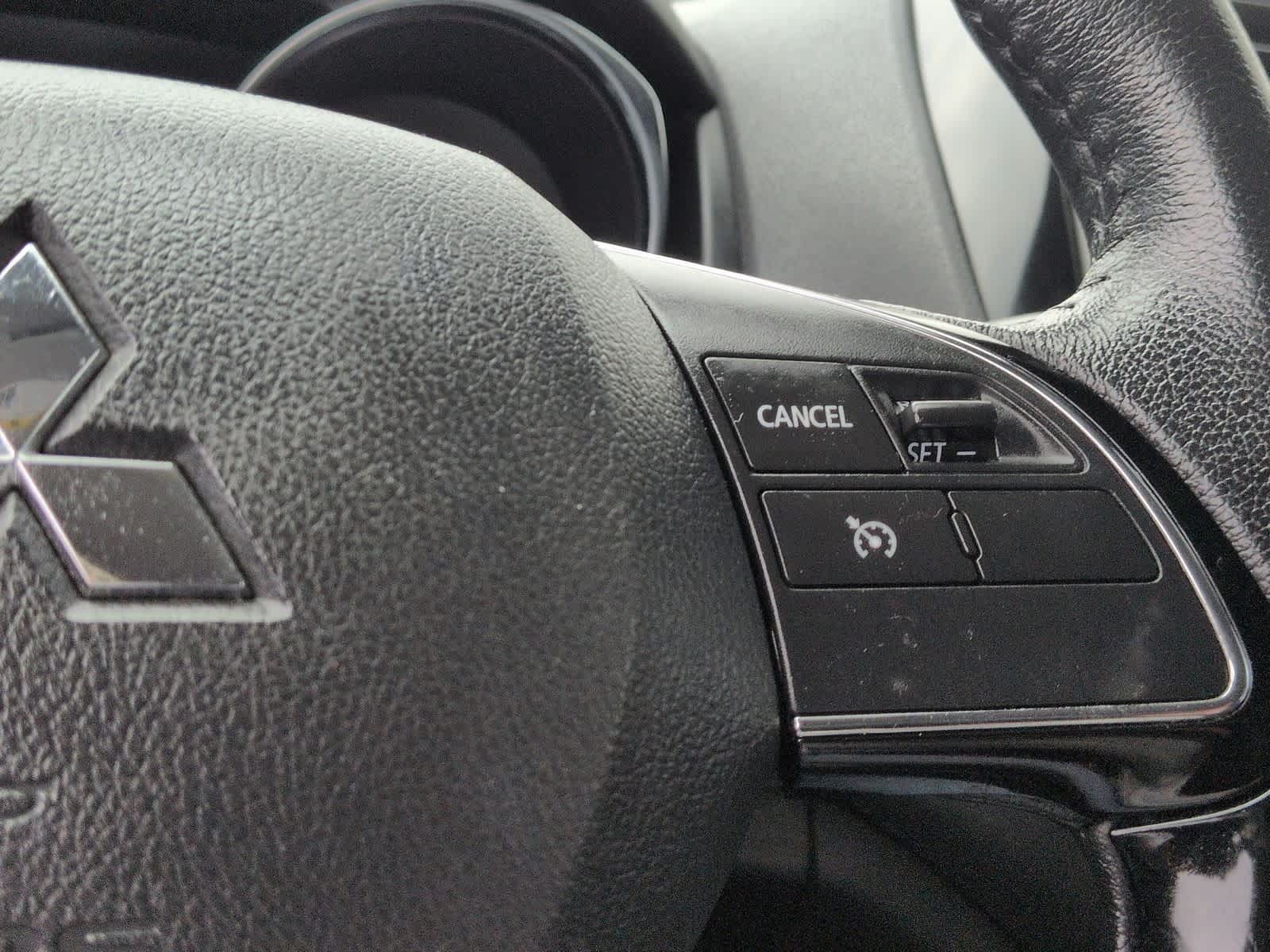 Thumbnail: 2020 Mitsubishi Outlander Sport - 25