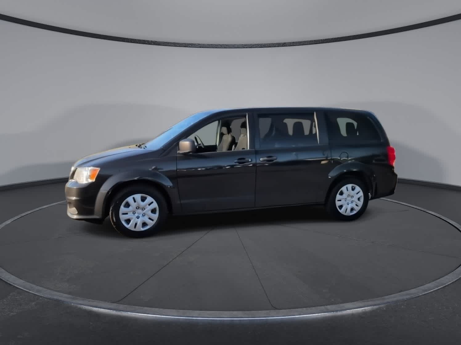 Thumbnail: 2019 Dodge Grand Caravan - 4