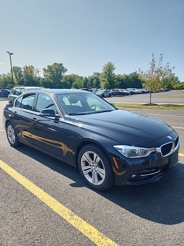 Thumbnail: 2017 BMW 3 Series - 2