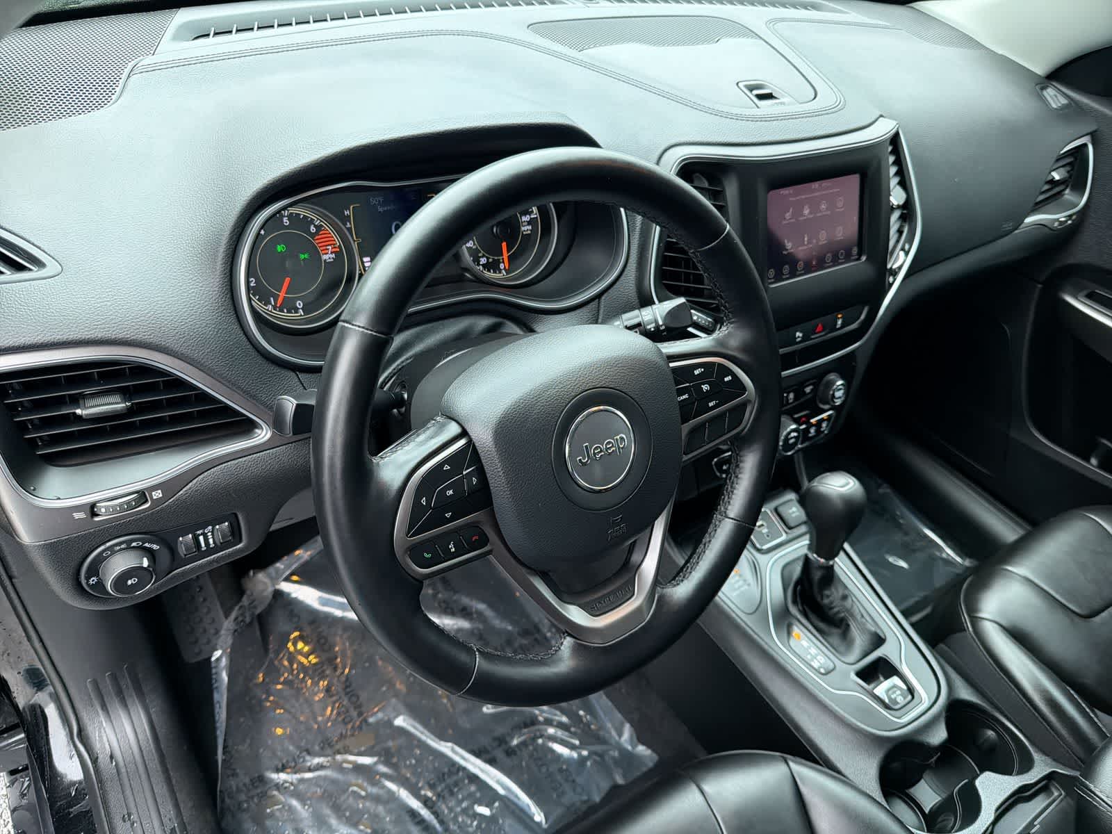 Thumbnail: 2021 Jeep Cherokee - 10