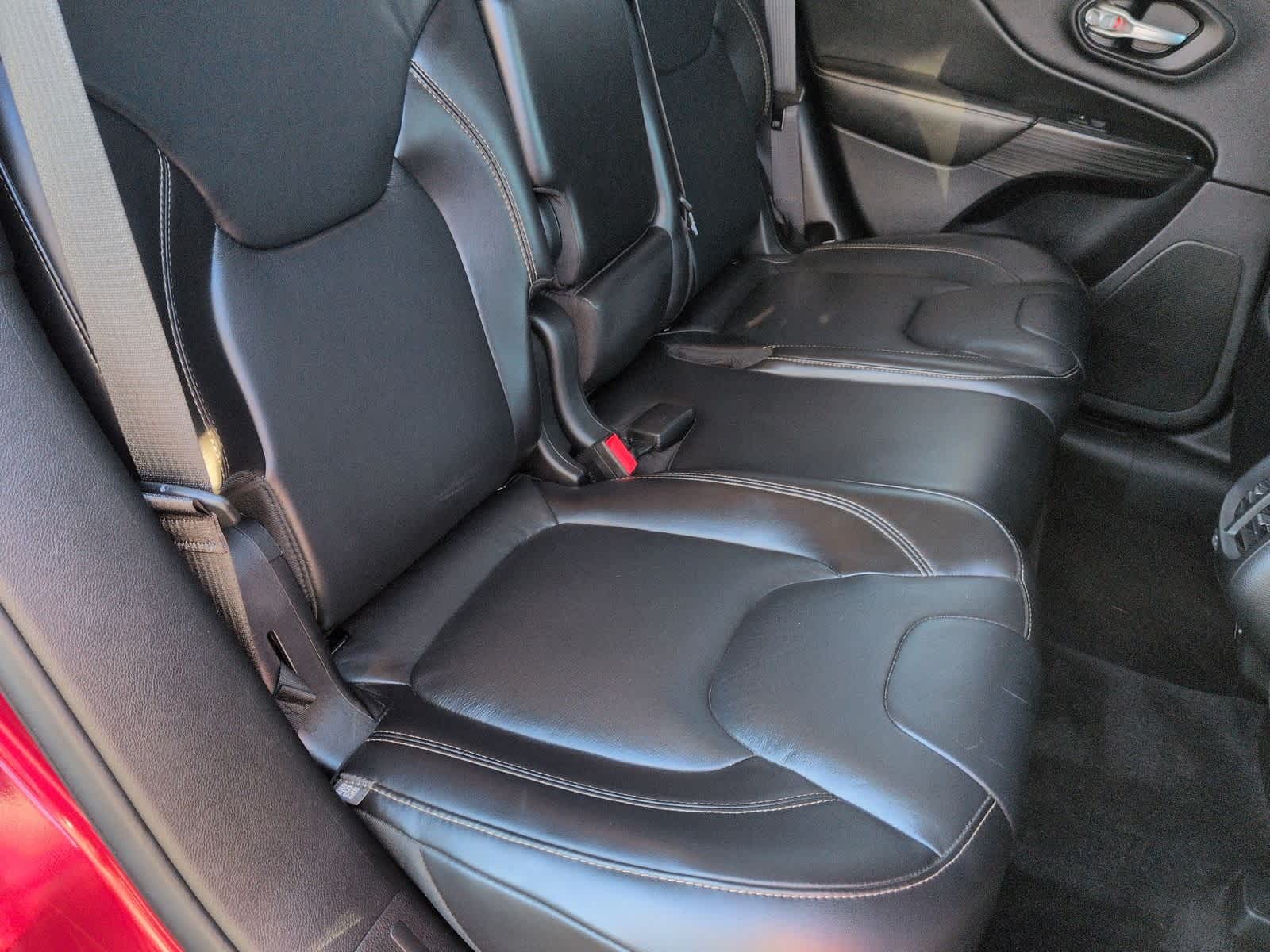 Thumbnail: 2016 Jeep Cherokee - 22