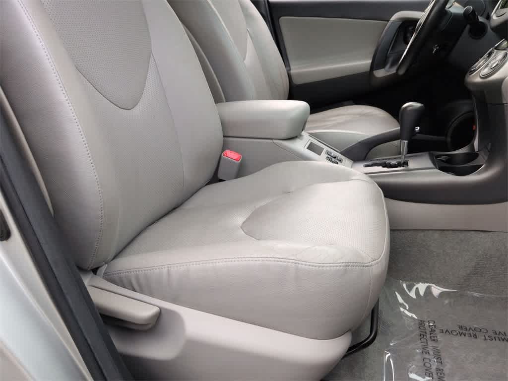 Thumbnail: 2011 Toyota RAV4 - 24