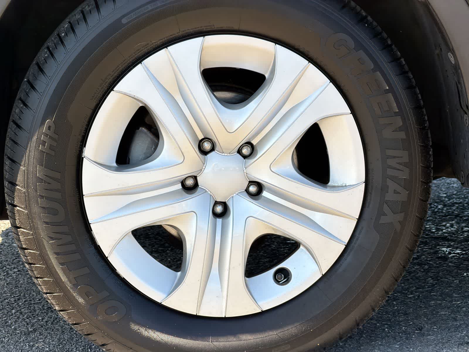Thumbnail: 2015 Toyota RAV4 - 14