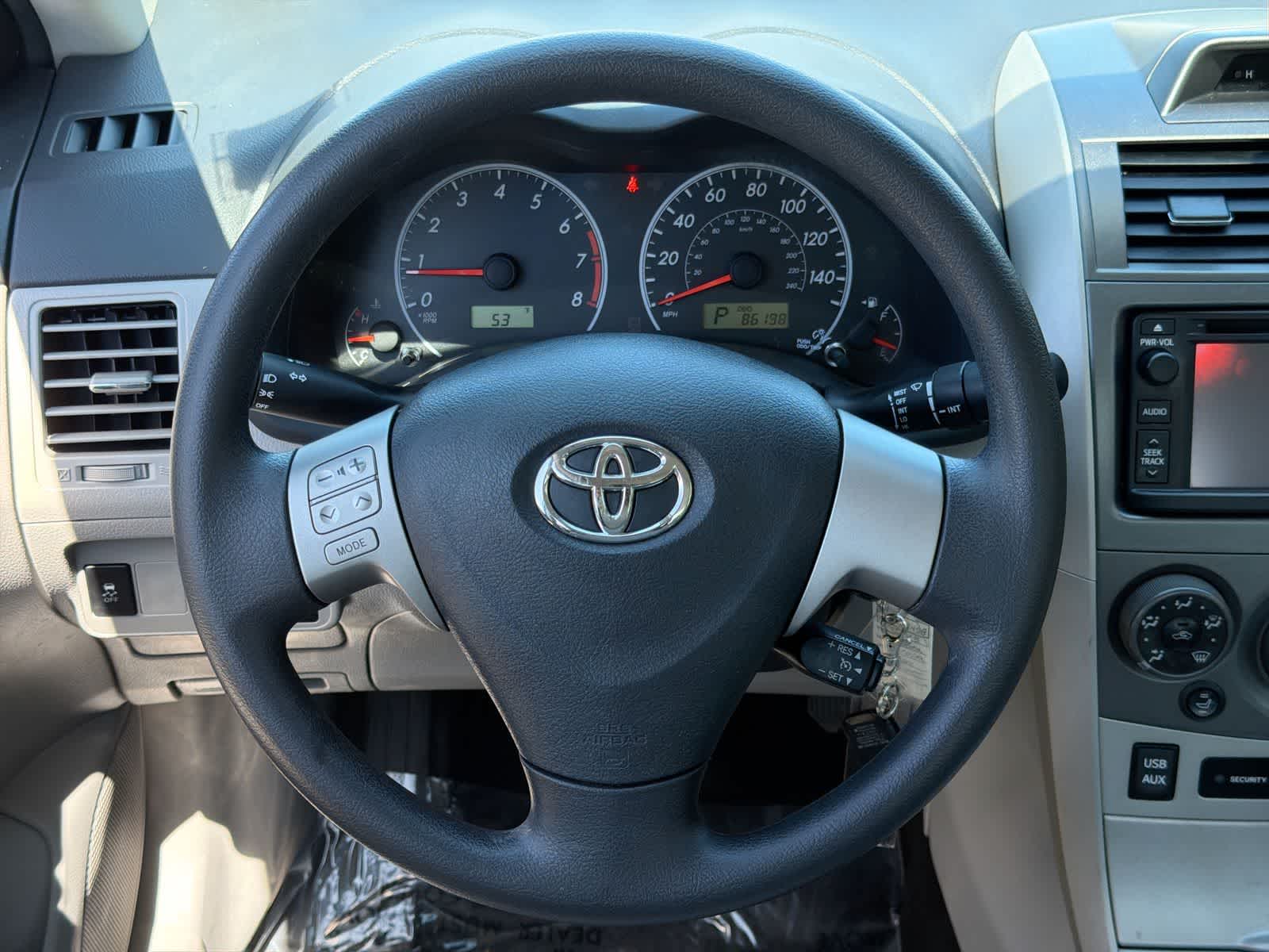 Thumbnail: 2013 Toyota Corolla - 23