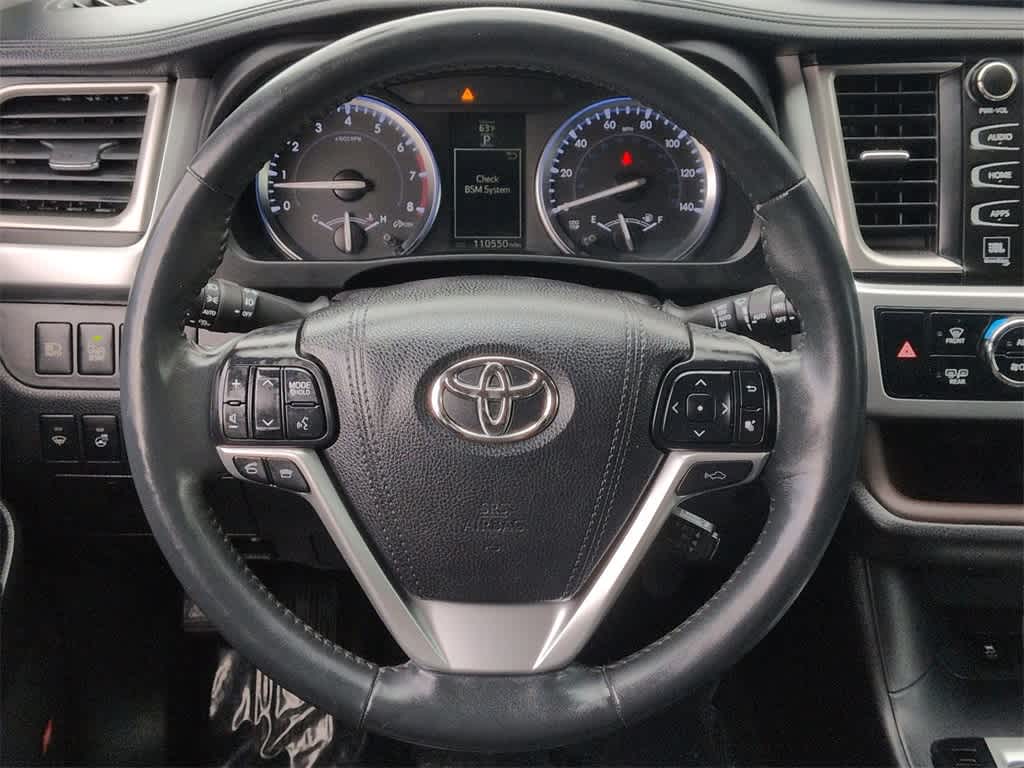 Thumbnail: 2016 Toyota Highlander - 25