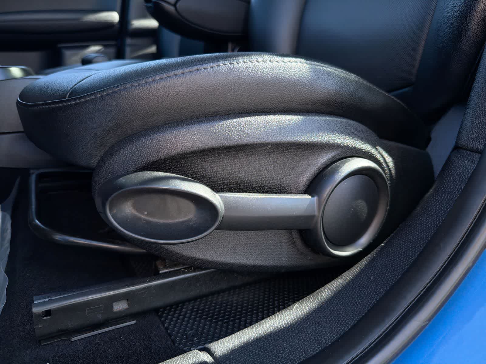 Thumbnail: 2014 MINI Cooper Countryman - 18