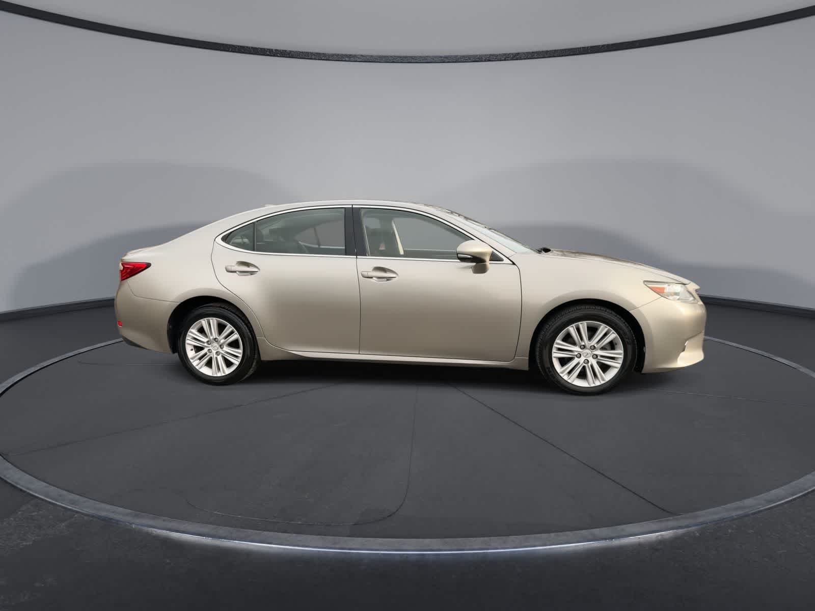 Thumbnail: 2015 Lexus ES - 9