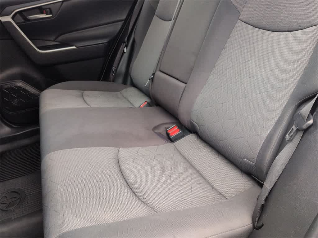 Thumbnail: 2019 Toyota RAV4 - 21