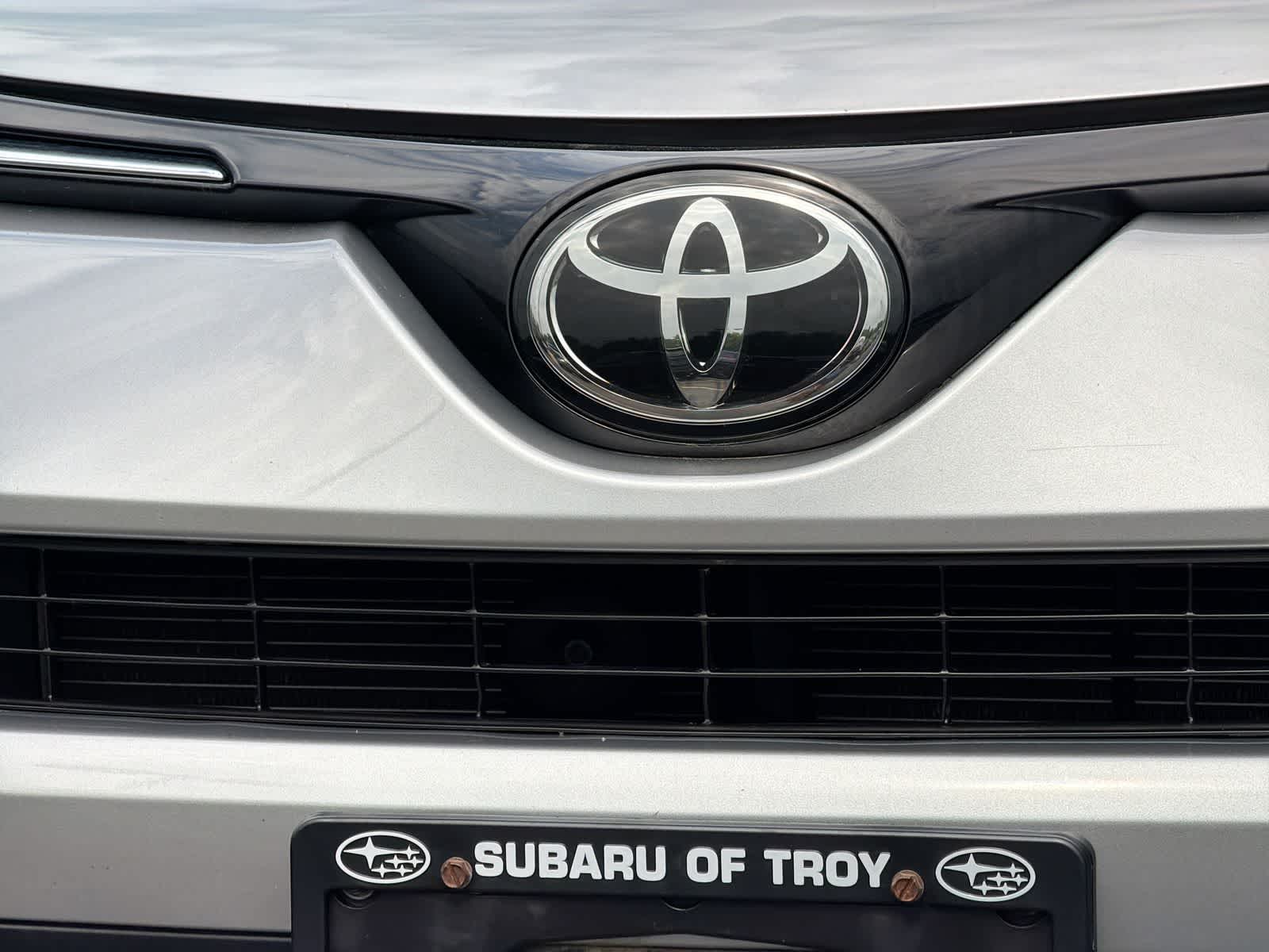Thumbnail: 2018 Toyota RAV4 - 11