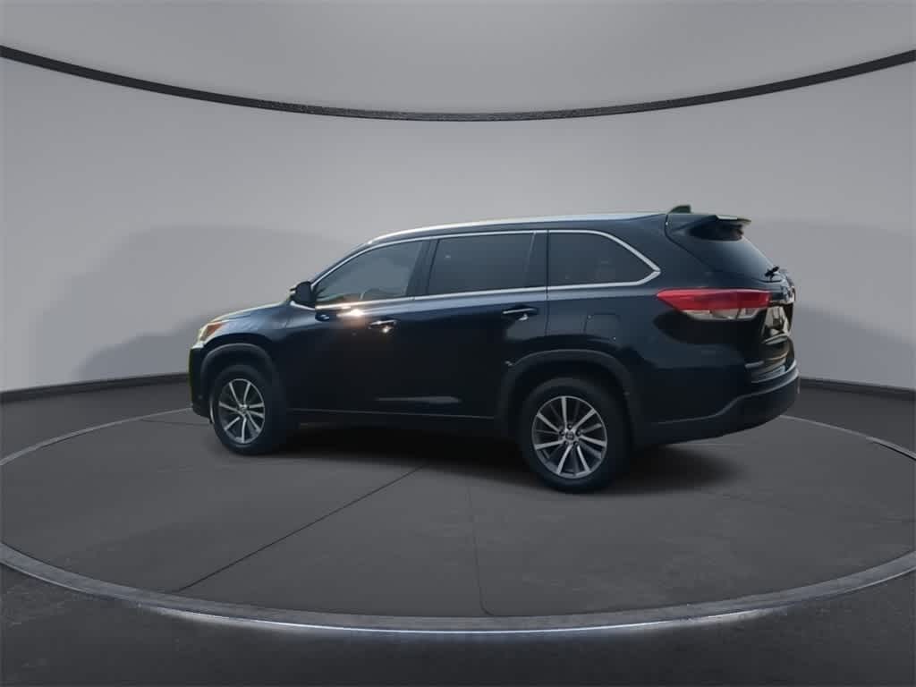 Thumbnail: 2017 Toyota Highlander - 6