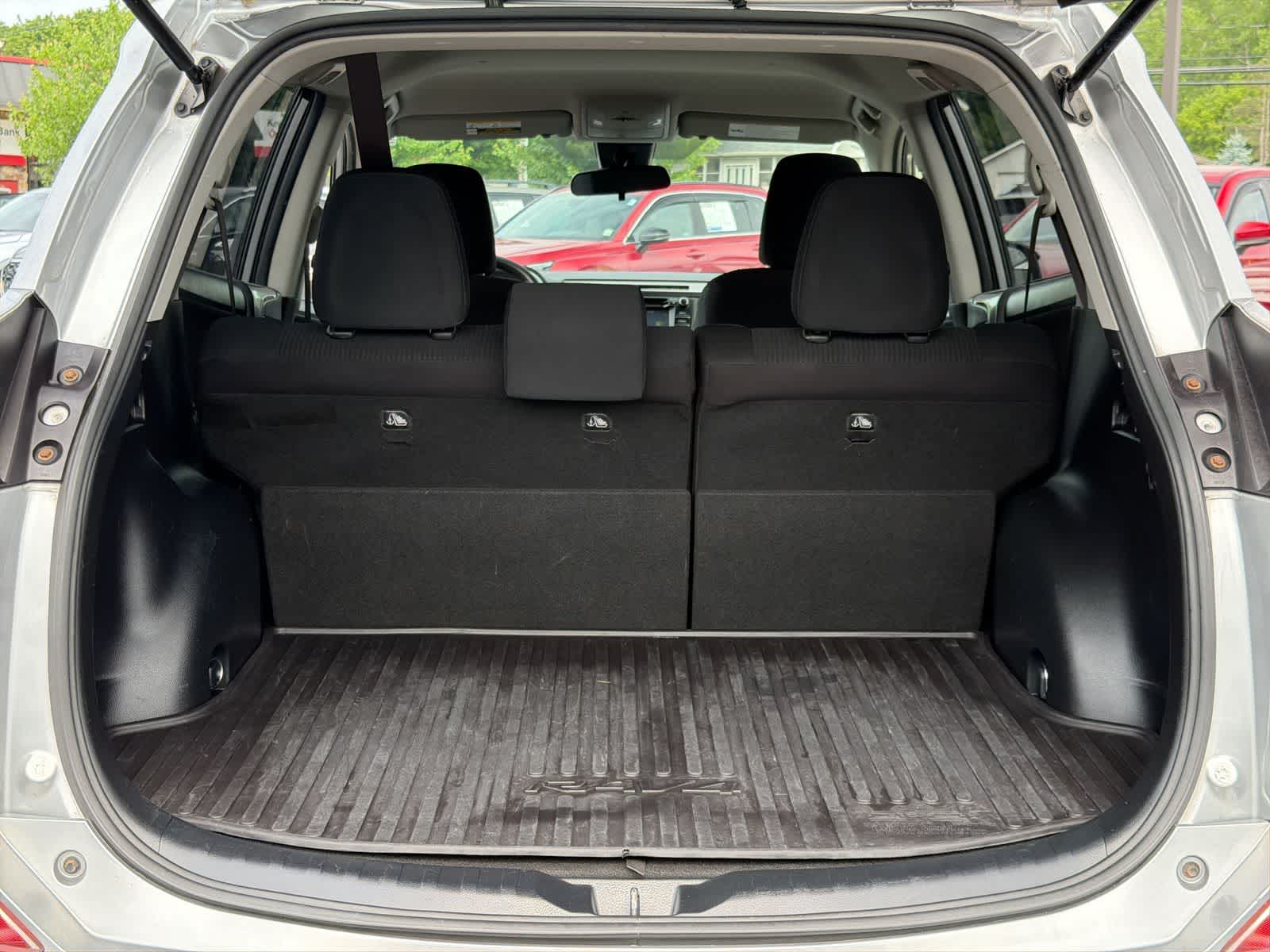 Thumbnail: 2018 Toyota RAV4 - 33