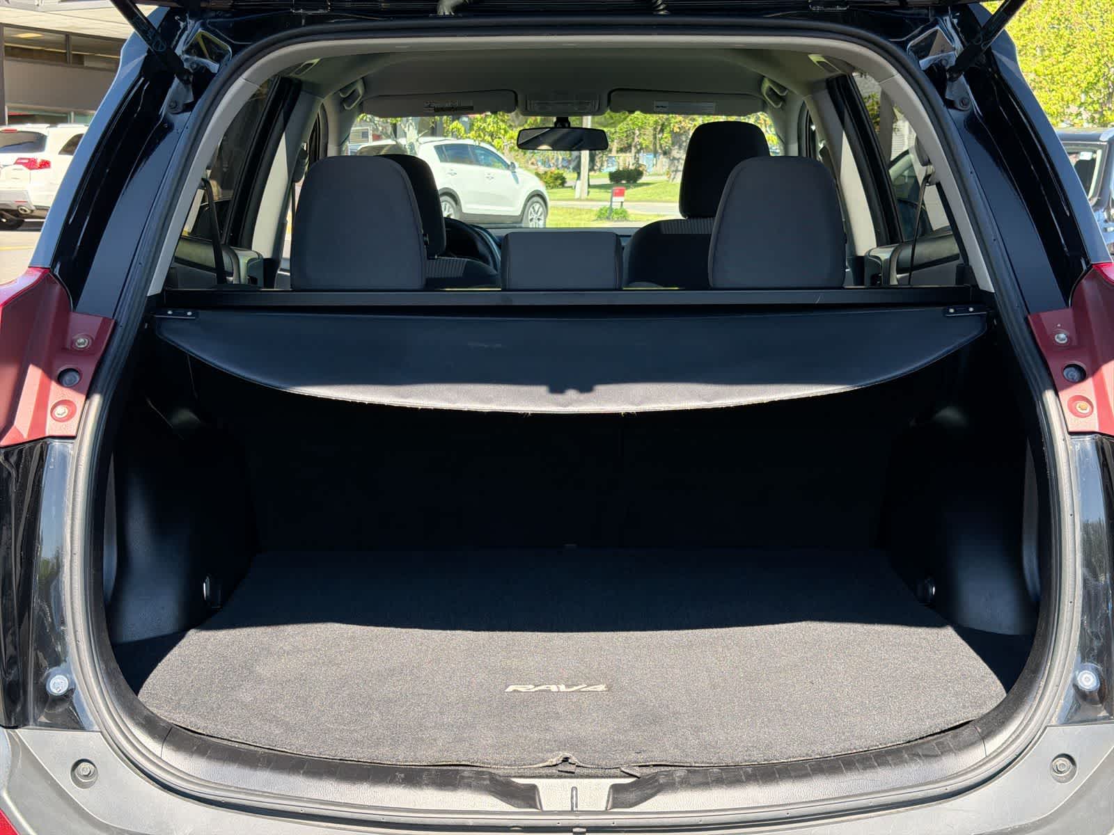 Thumbnail: 2015 Toyota RAV4 - 34