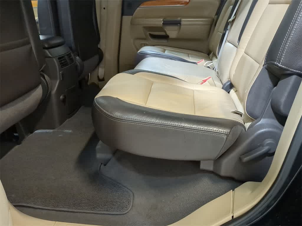 Thumbnail: 2014 Nissan Armada - 21