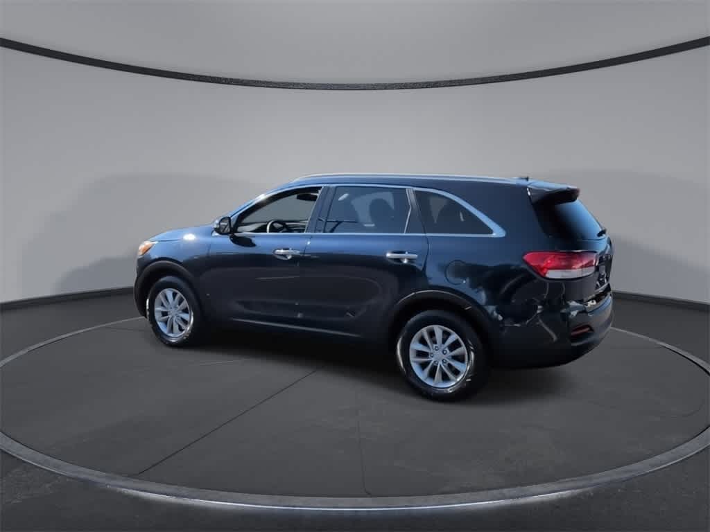Thumbnail: 2016 Kia Sorento - 6