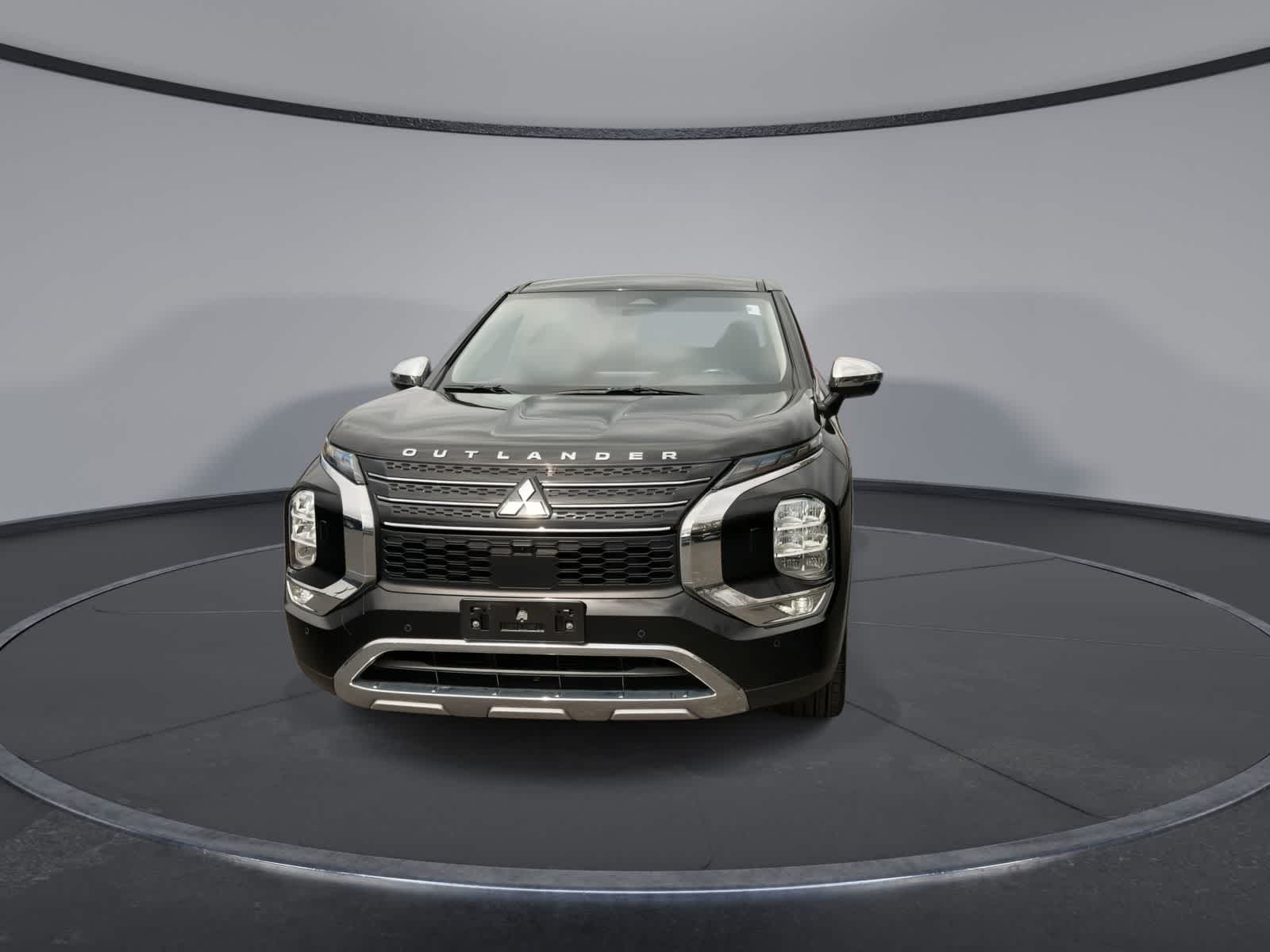 Thumbnail: 2022 Mitsubishi Outlander - 3