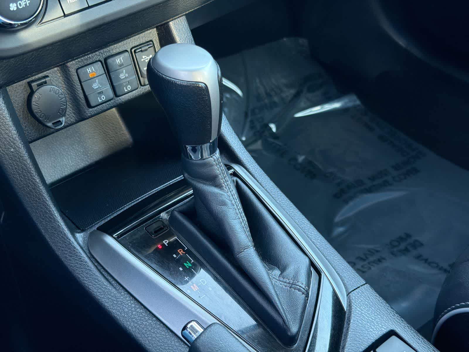 Thumbnail: 2015 Toyota Corolla - 33