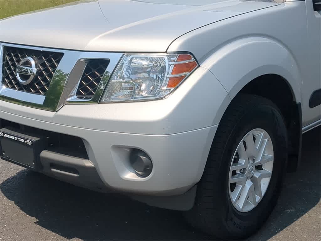 2014 Nissan Frontier SV 11