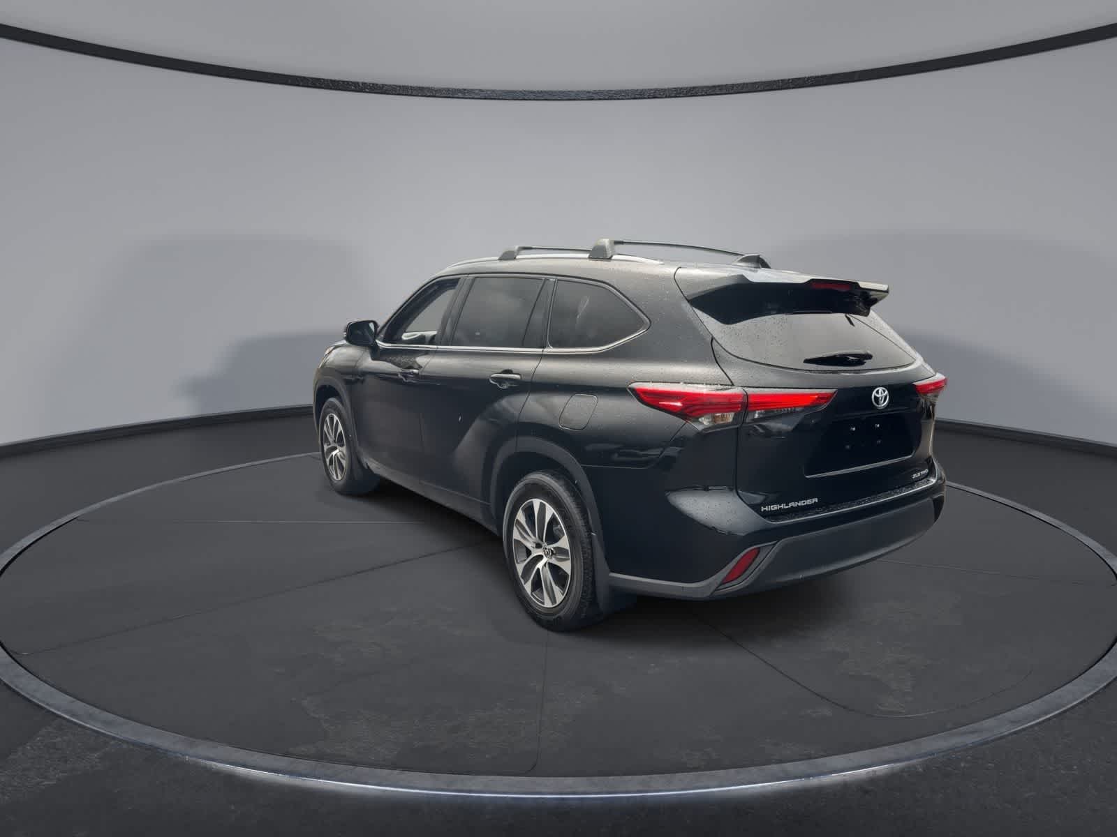 Thumbnail: 2021 Toyota Highlander - 5