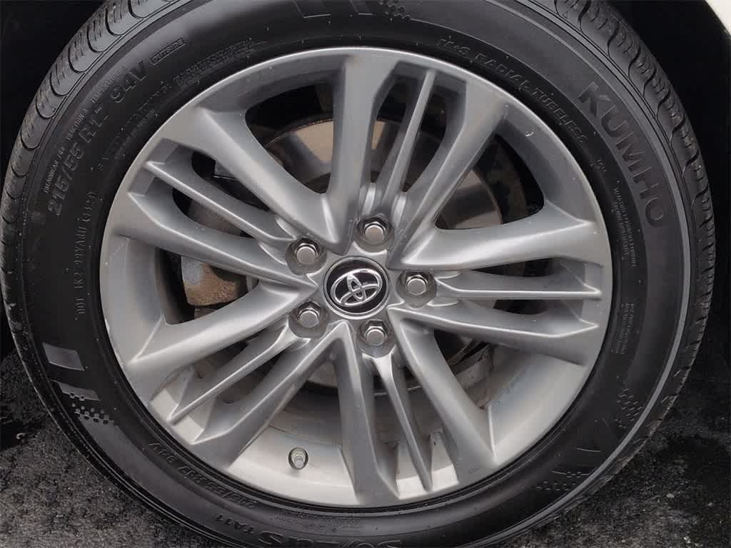 Thumbnail: 2017 Toyota Camry - 14