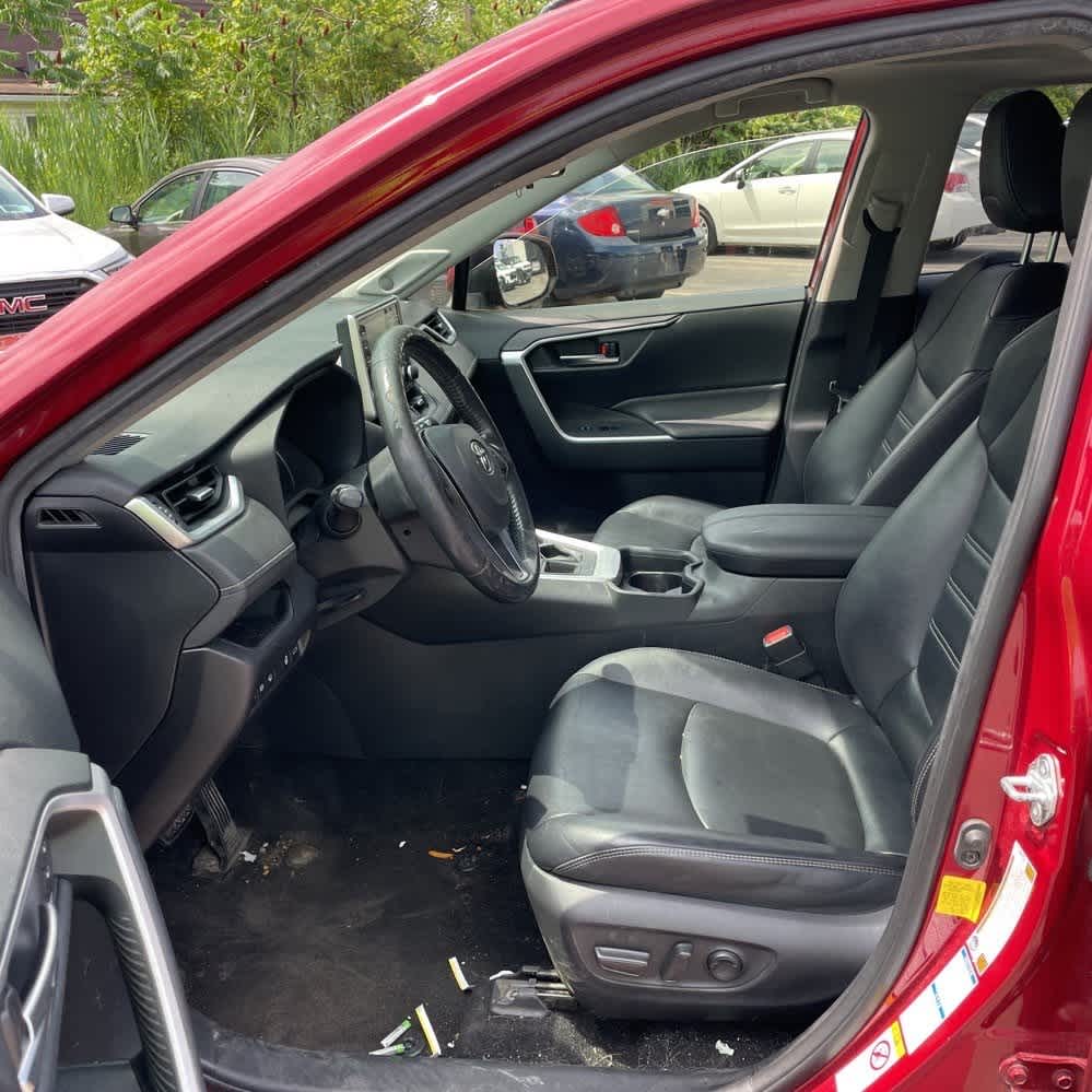 Thumbnail: 2019 Toyota RAV4 - 2