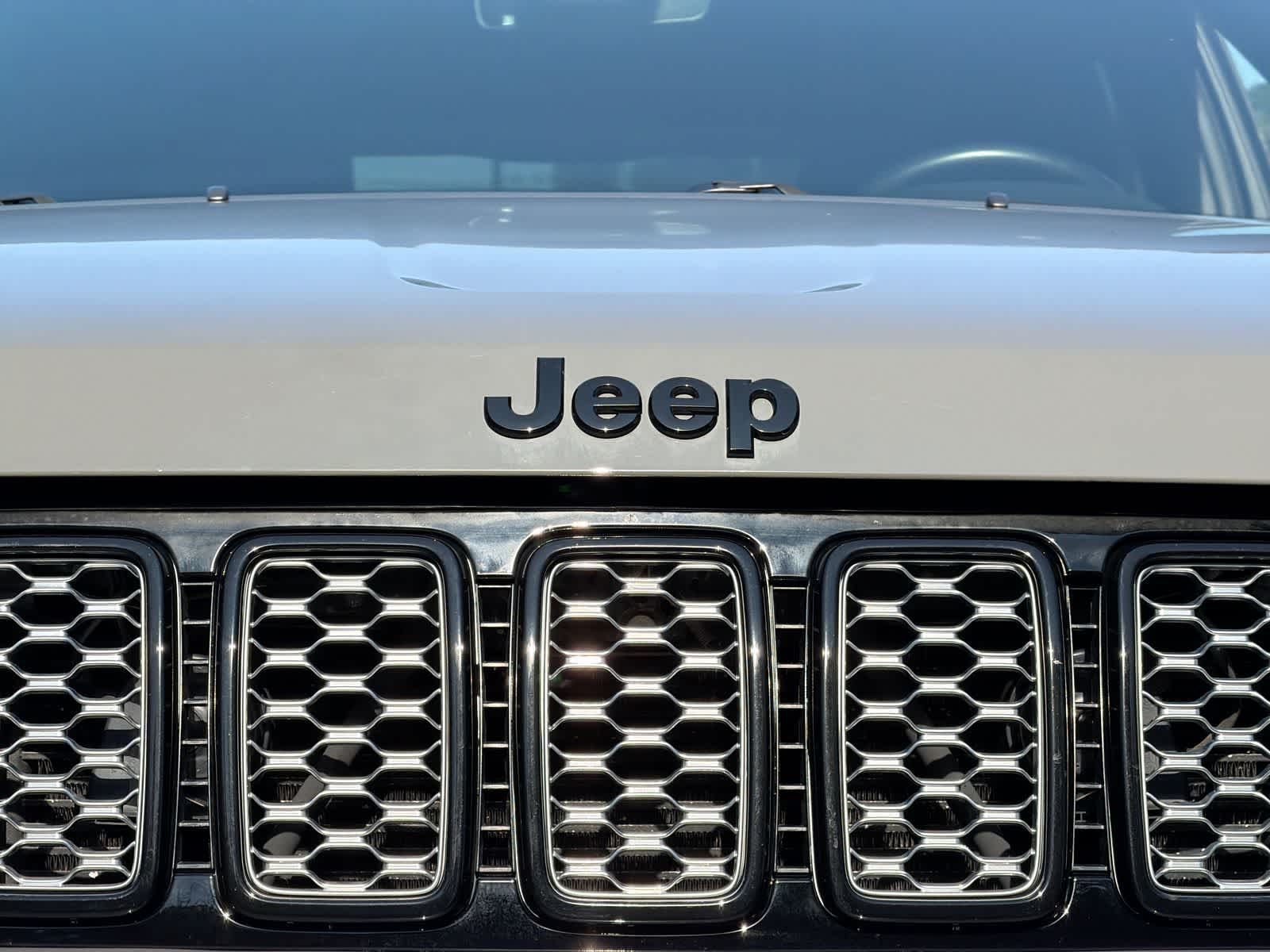 Thumbnail: 2020 Jeep Grand Cherokee - 11
