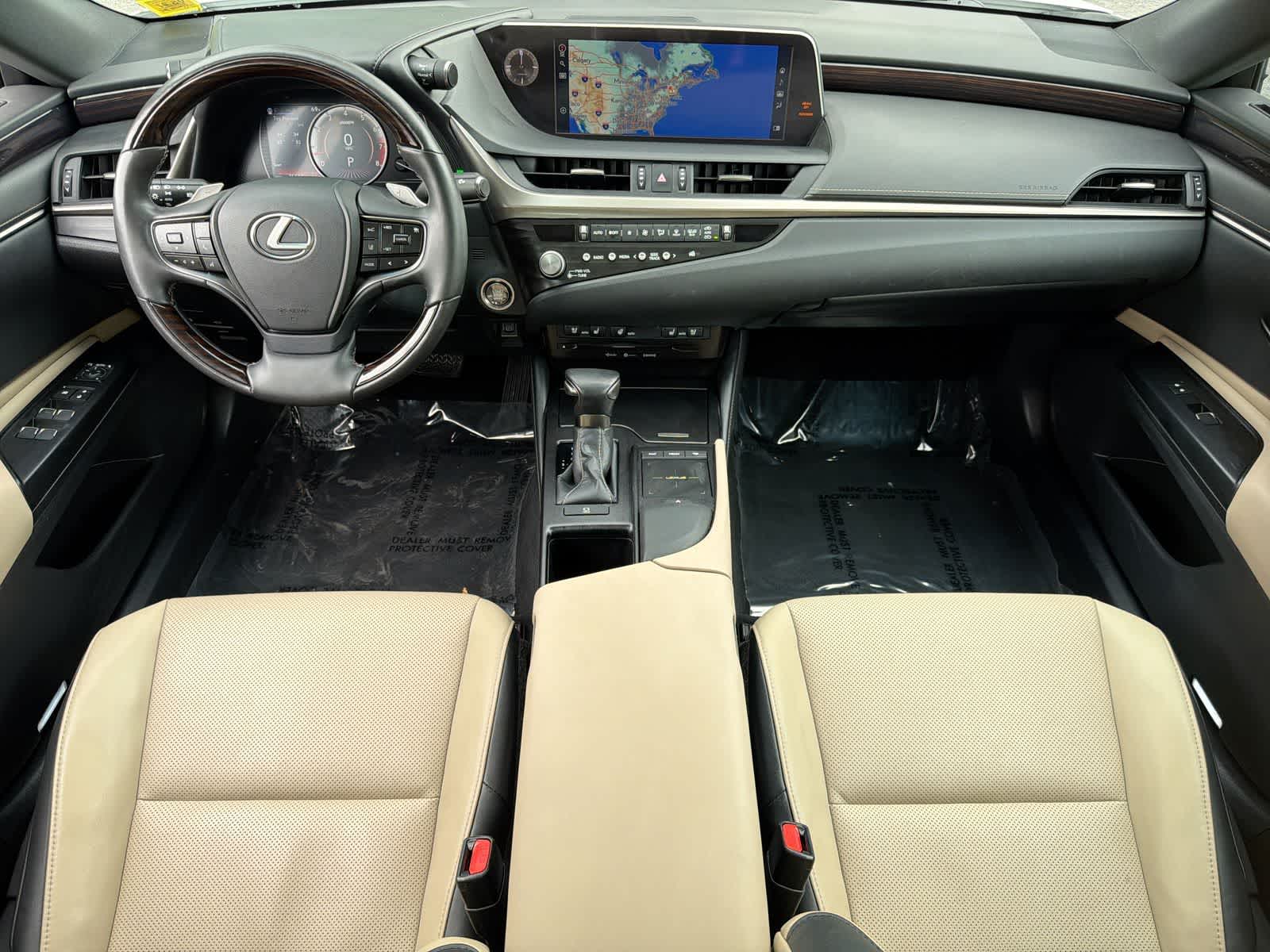 Thumbnail: 2021 Lexus ES - 16