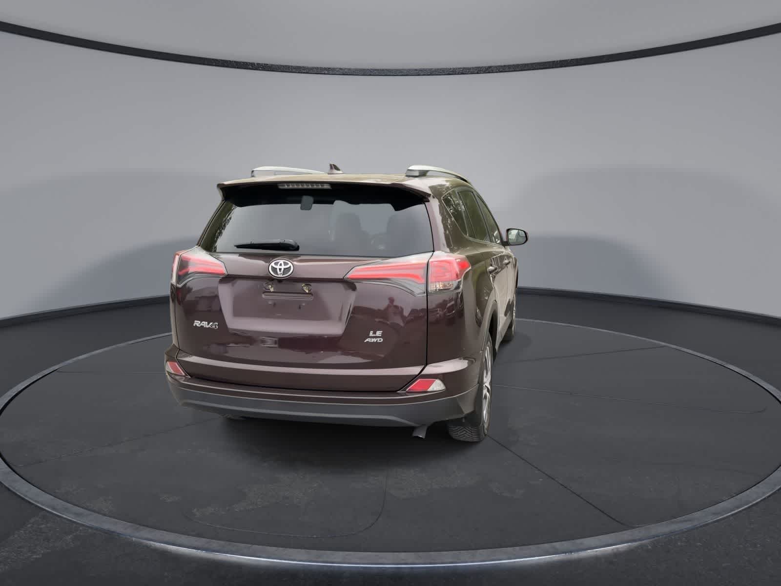 Thumbnail: 2017 Toyota RAV4 - 7