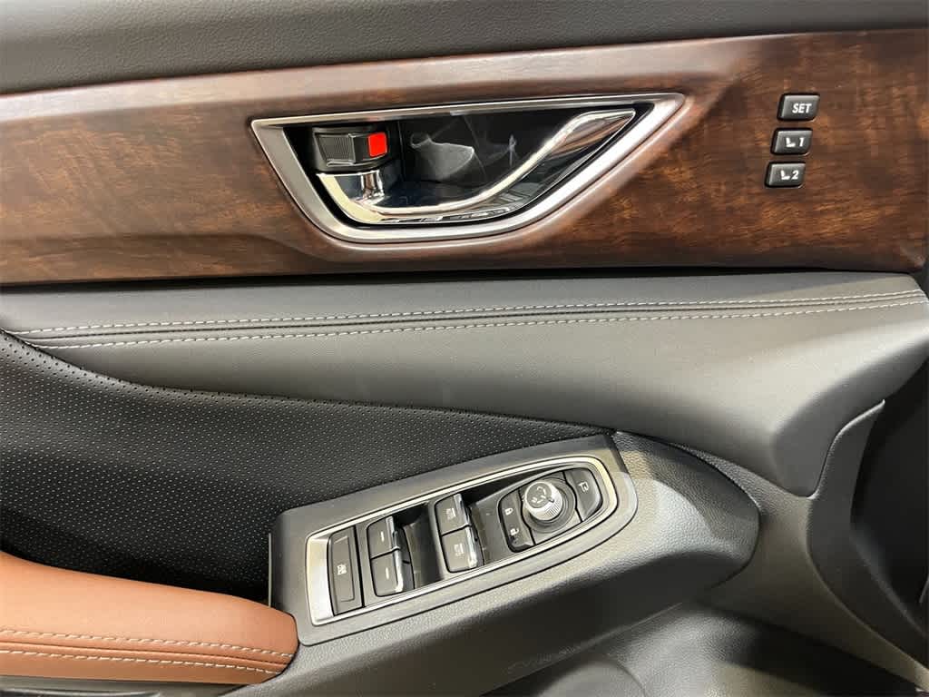 2025 Subaru Ascent Touring 13