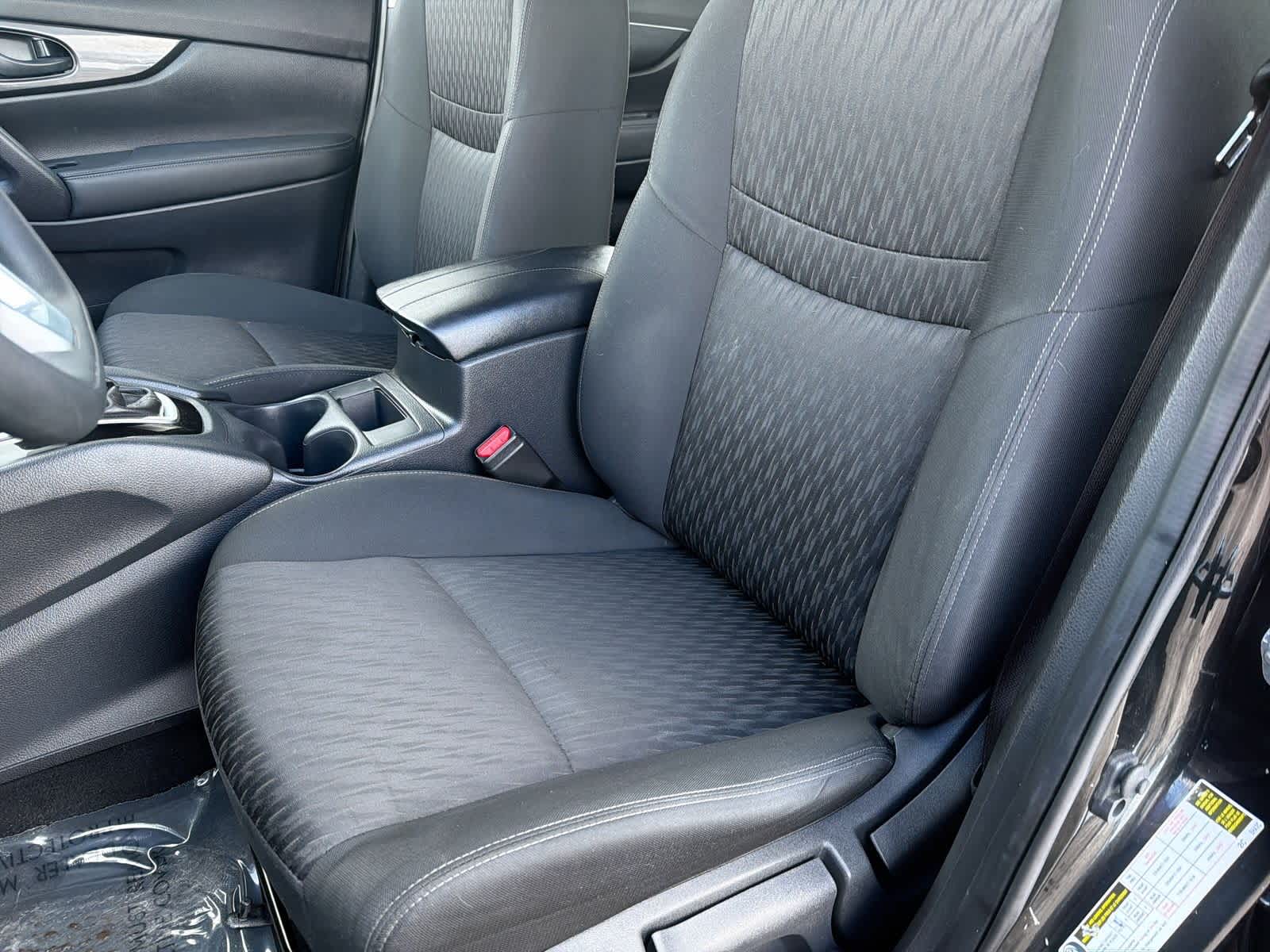 Thumbnail: 2019 Nissan Rogue - 17