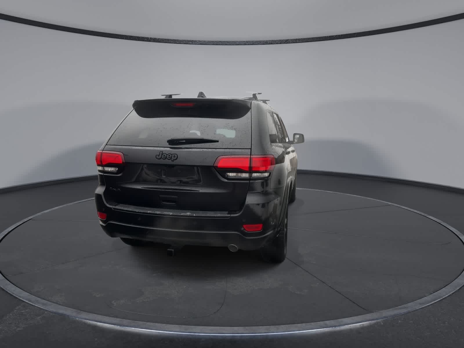 Thumbnail: 2017 Jeep Grand Cherokee - 7