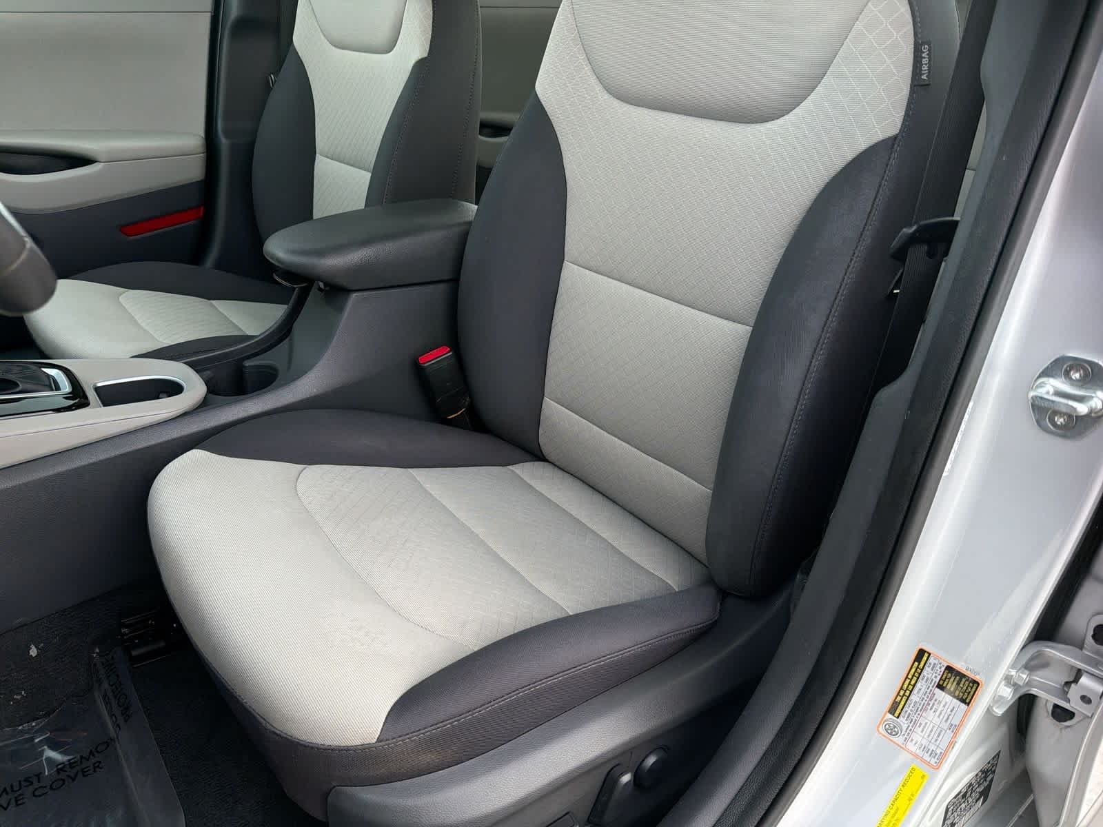 Thumbnail: 2017 Hyundai Ioniq - 17