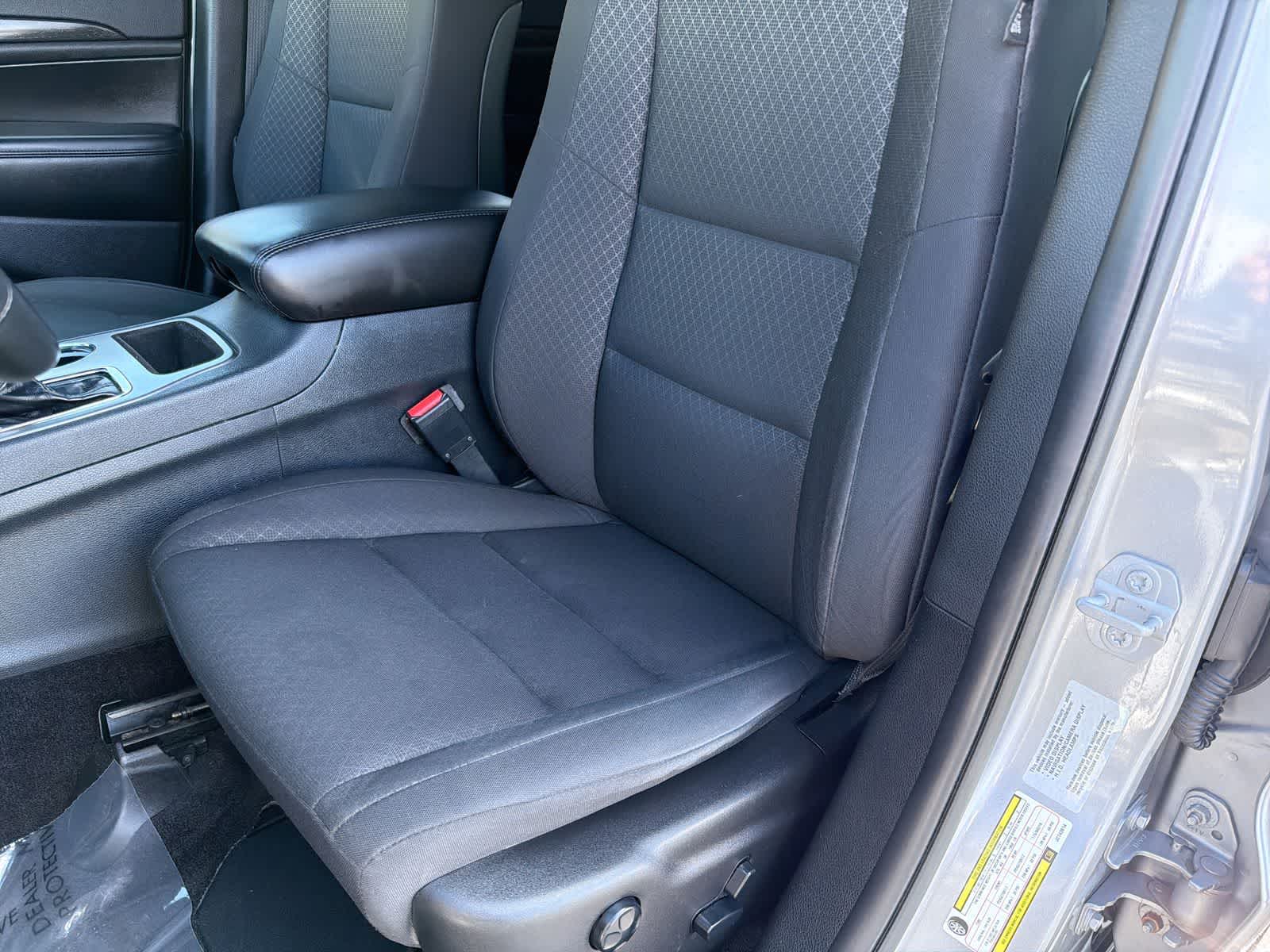 Thumbnail: 2018 Jeep Grand Cherokee - 17