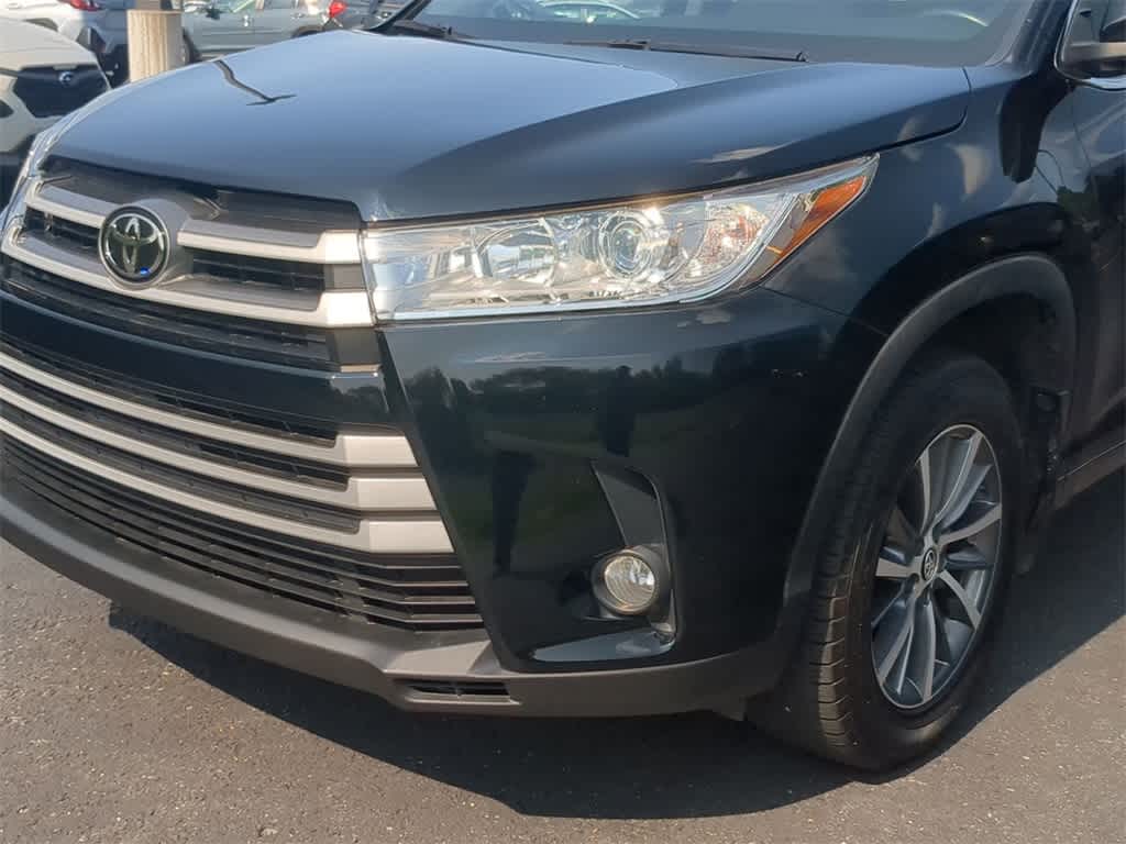 Thumbnail: 2017 Toyota Highlander - 11