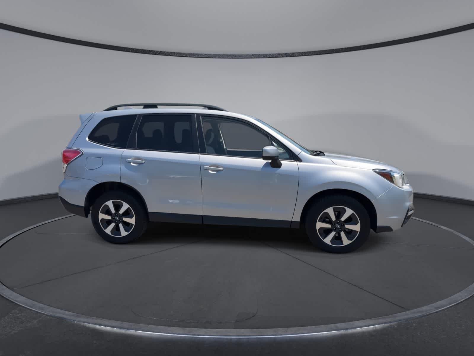 Thumbnail: 2017 Subaru Forester - 8