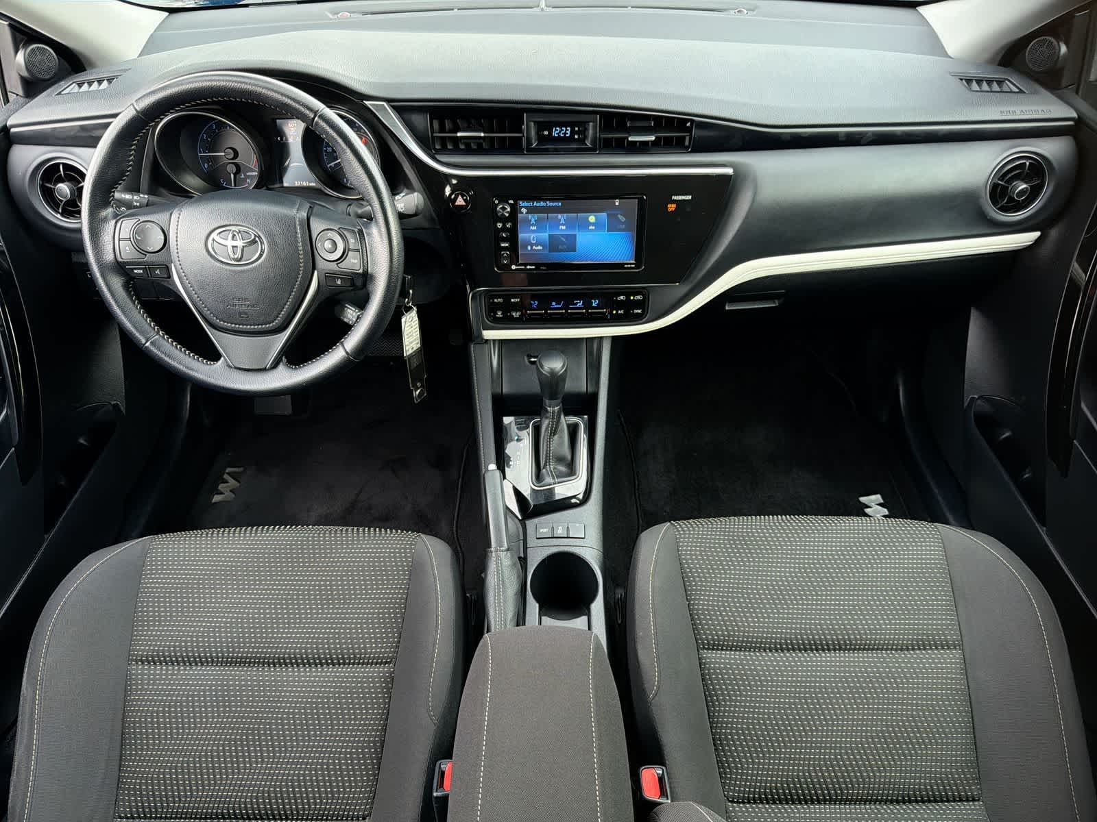 Thumbnail: 2017 Toyota Corolla iM - 16