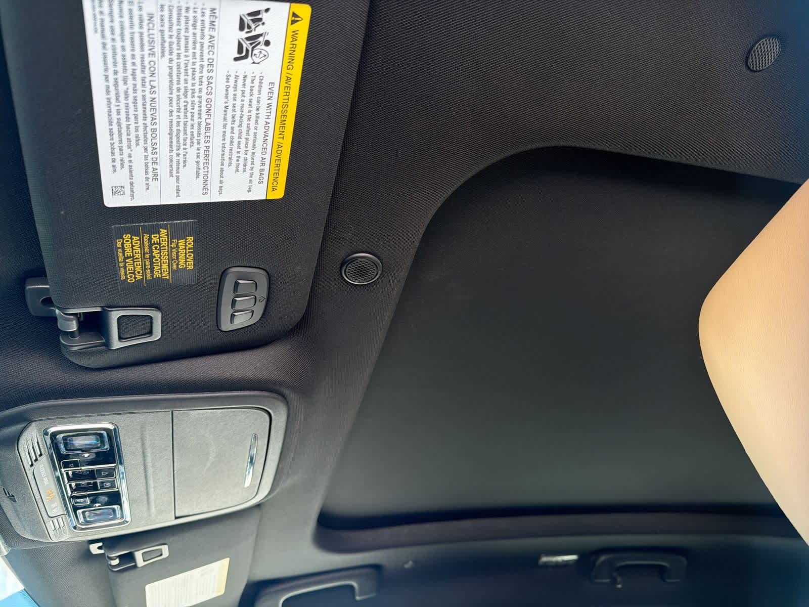 Thumbnail: 2023 Lincoln Corsair - 20