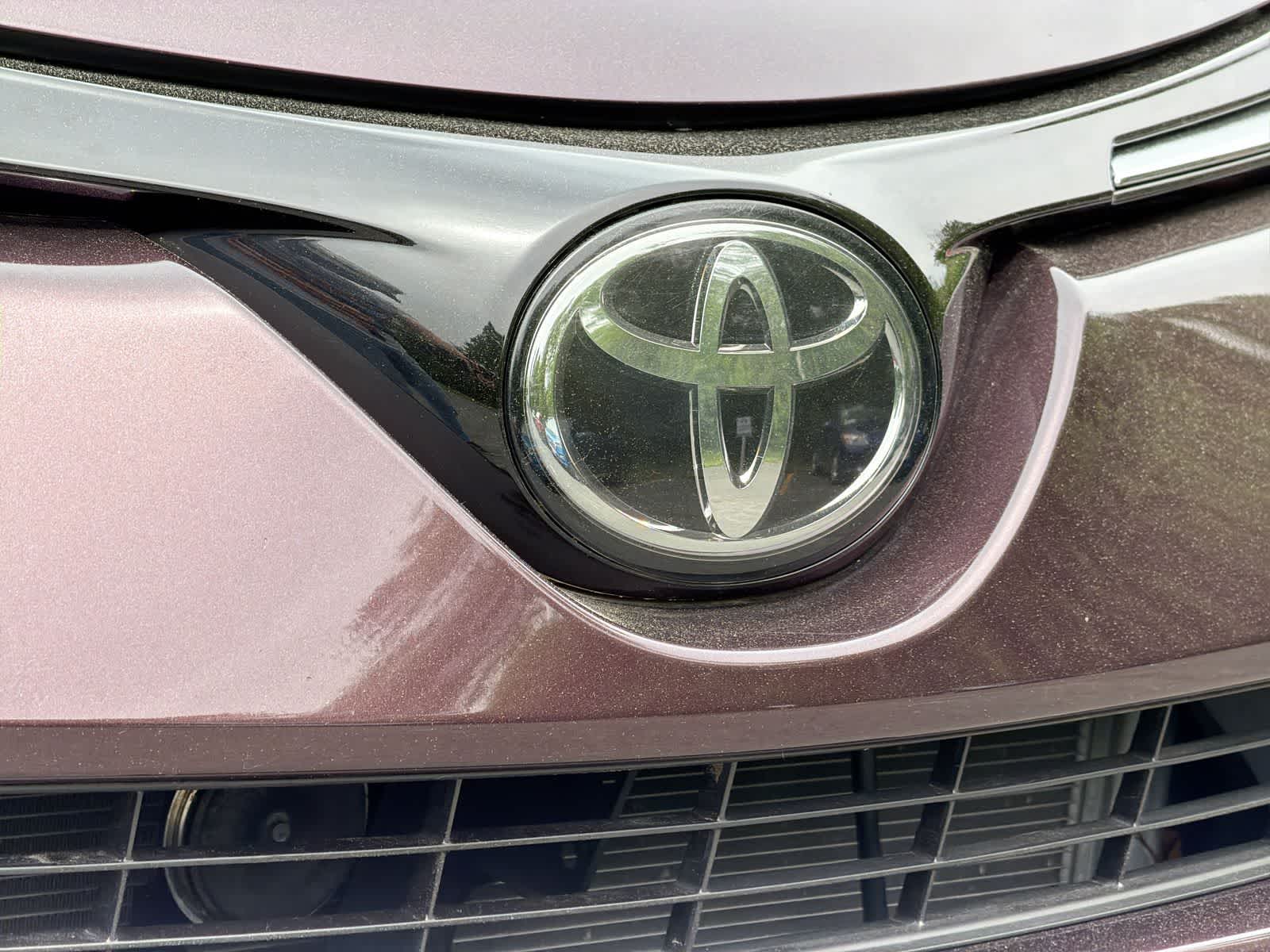 Thumbnail: 2017 Toyota RAV4 - 12