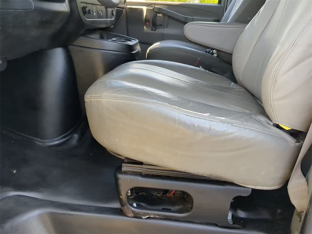 Thumbnail: 2016 Chevrolet Express - 17